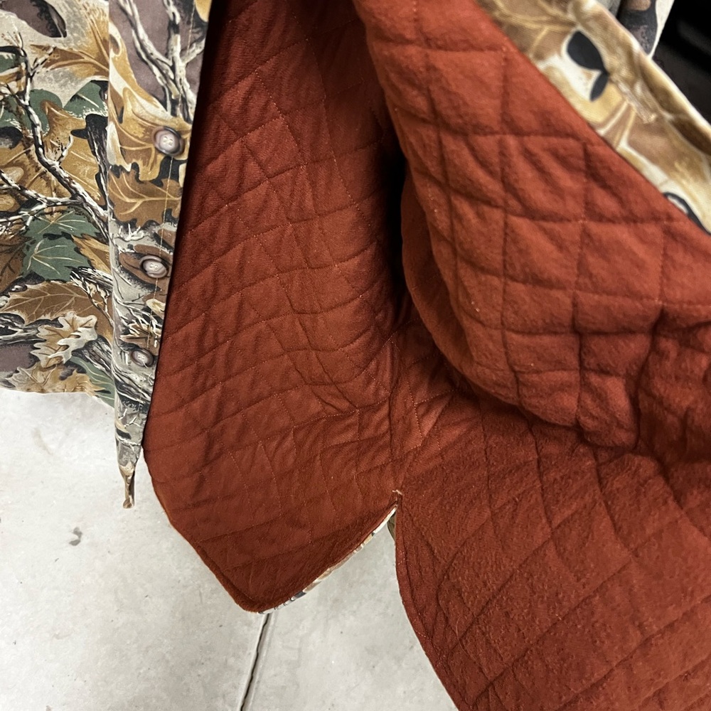 Men’s Medium RedHead Camo Hunting Button Down Jacket with Quilted Interior - Picture 7 of 12